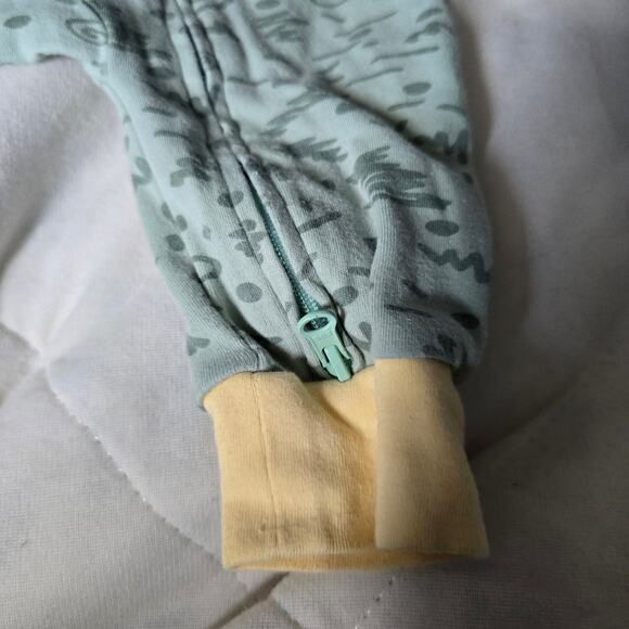 Teach Leanbh Zip Footie Pajamas 3–6M Set of 2 – Neutral, Soft Cotton - Picture 7 of 9